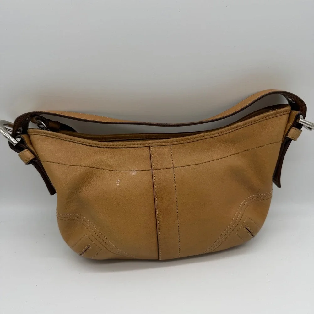 Coach Vintage Y2K 2005 Tan Leather Soho Small Hobo Bag 8A01